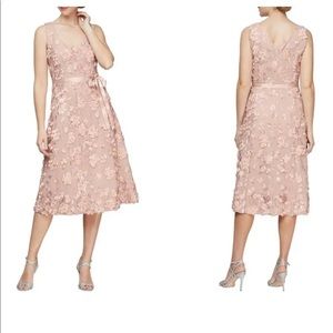 Cocktail dress - only worn once !